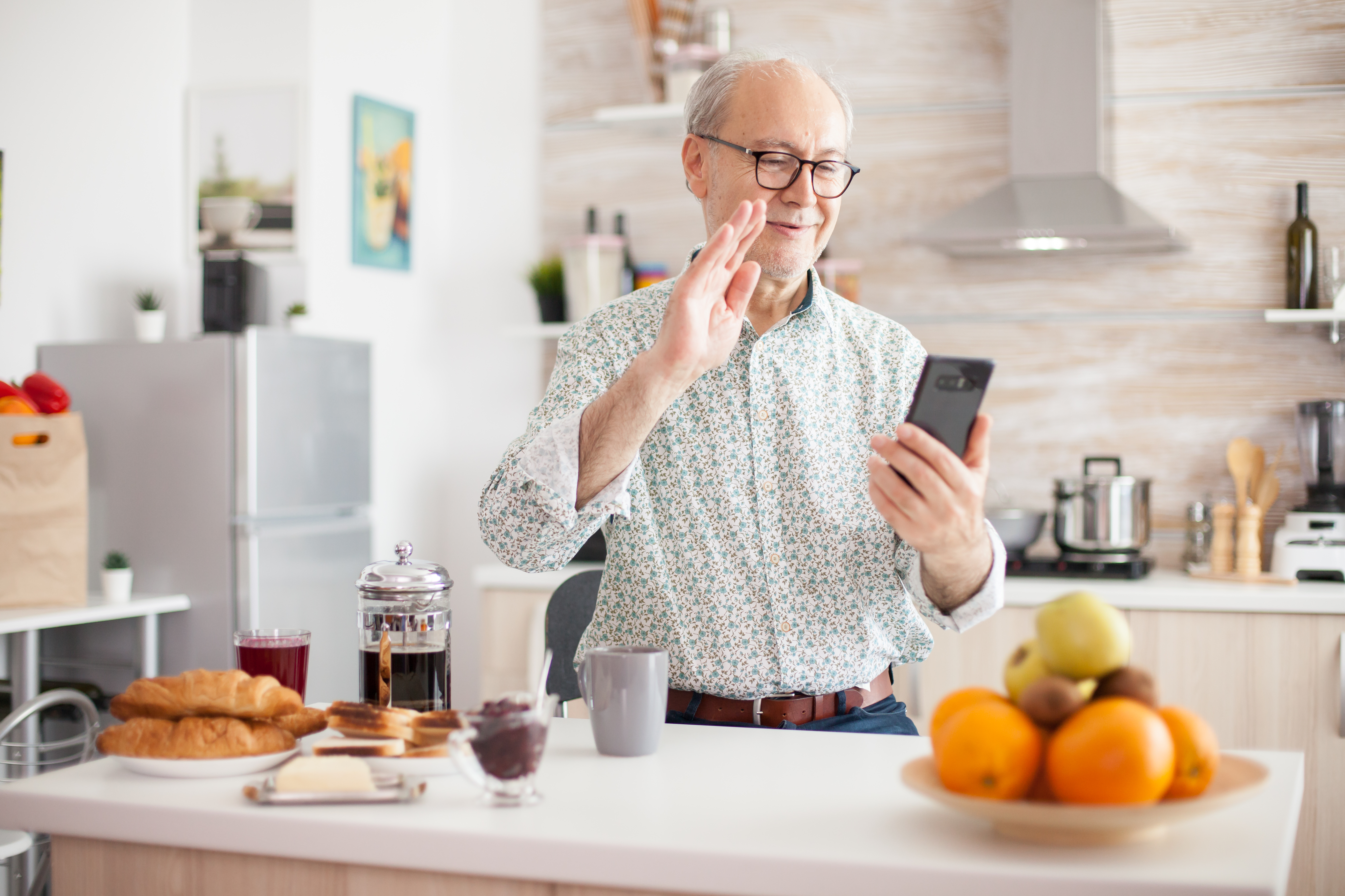 16 Best Cell Phones For Elderly